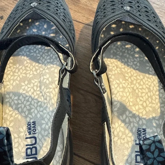 JBU Women's Black Cutout Flats - Picture 2 of 4